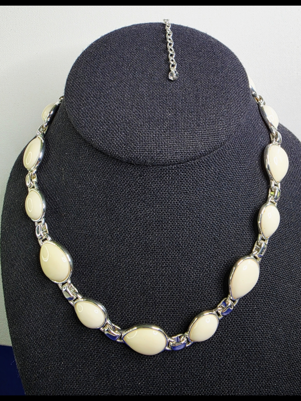 Napier Vintage Cream Teardrop Link Necklace - Elegant Women's Jewelry